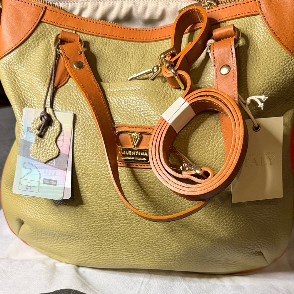 Valentina Leather Shoulder Bag in Olive and cognac - Picture 4 of 6